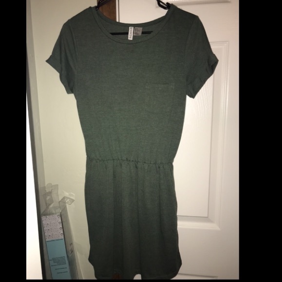 Olive dress - Picture 1 of 2
